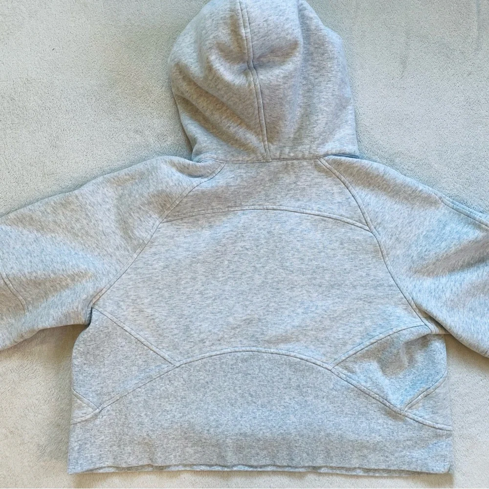 Lululemon women’s gray 1/2 zip hoodie sweatshirt w/ handwarmer pocket Sz M/L